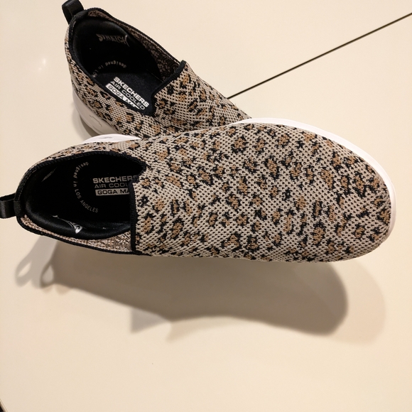 Skechers Goga mat beige/blk /multi leopard print women's sneakers 8.5 - Picture 6 of 6